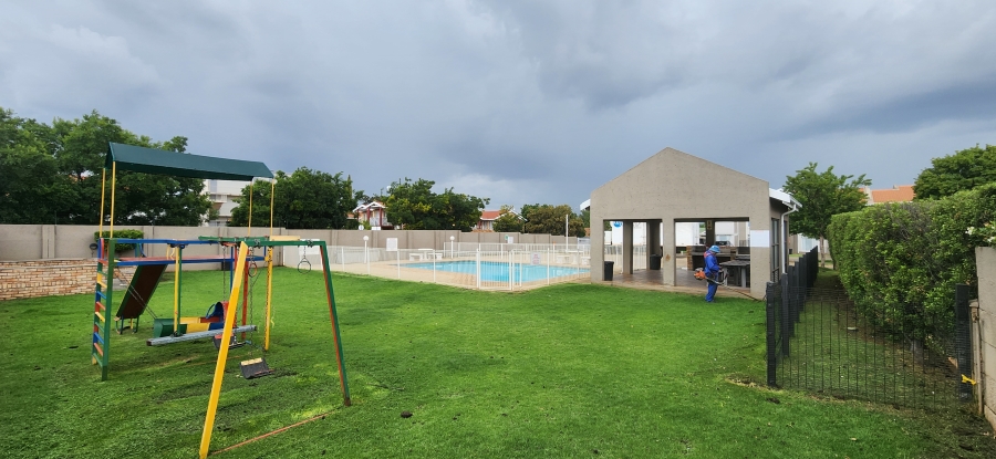 2 Bedroom Property for Sale in Kannoniers Park North West